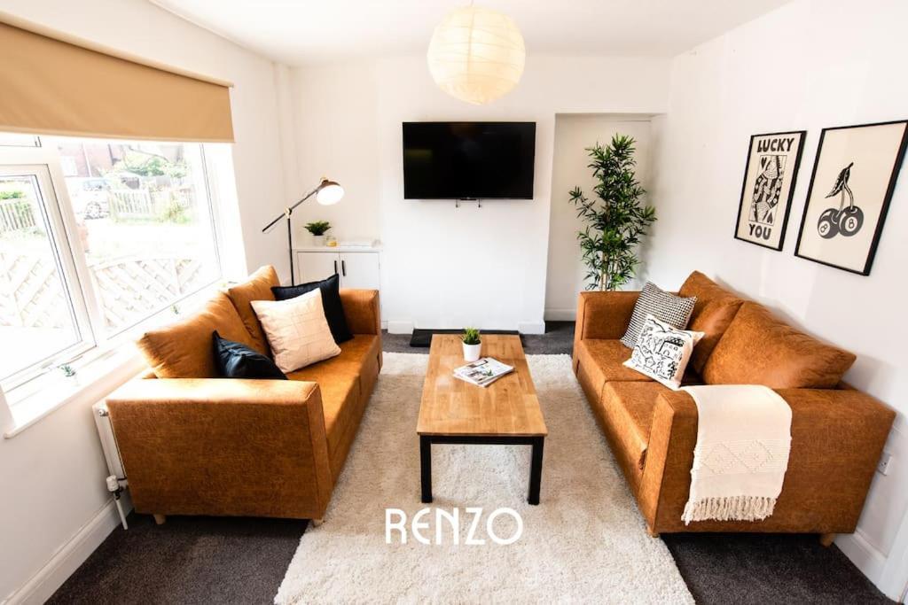 Charming 3-bed In By Renzo, Free Parking, Free Wi-fi! *