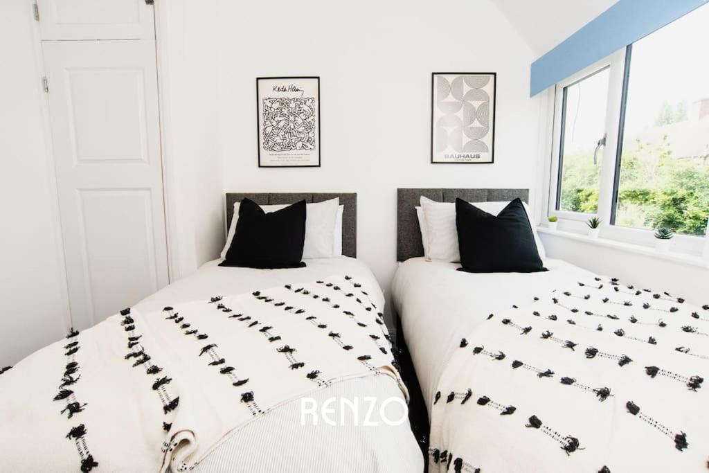 Charming 3-bed In By Renzo, Free Parking, Free Wi-fi! *
