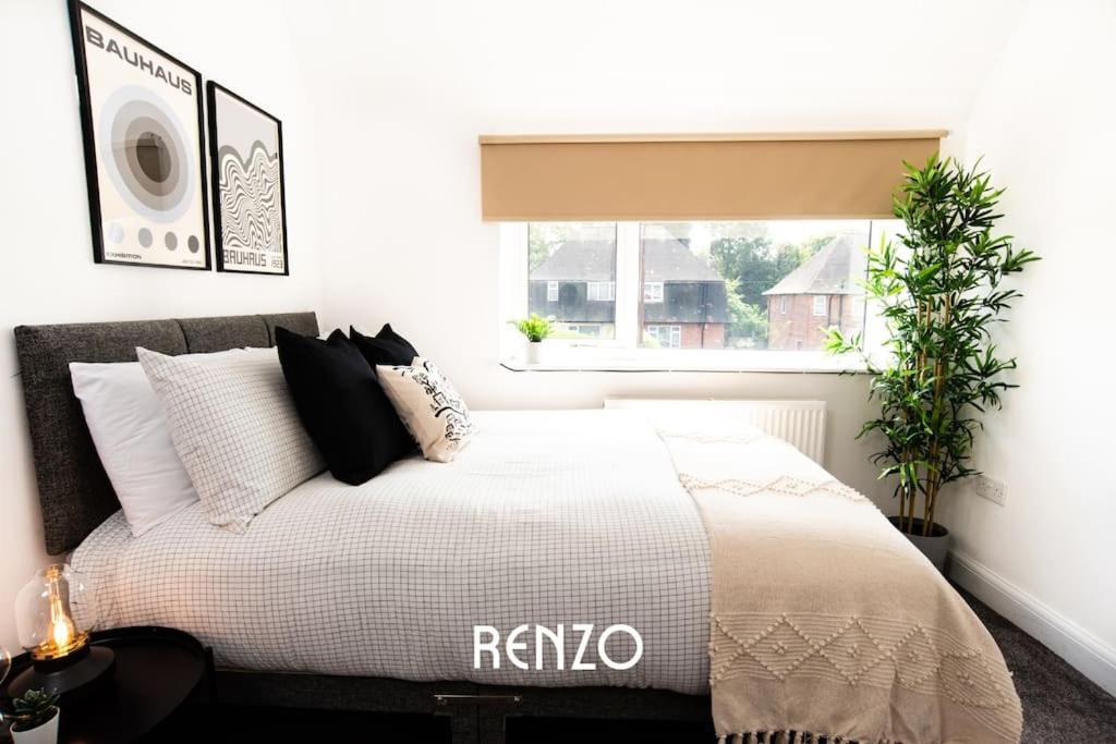 Apartment Charming 3-bed In By Renzo, Free Parking, Free Wi-fi!