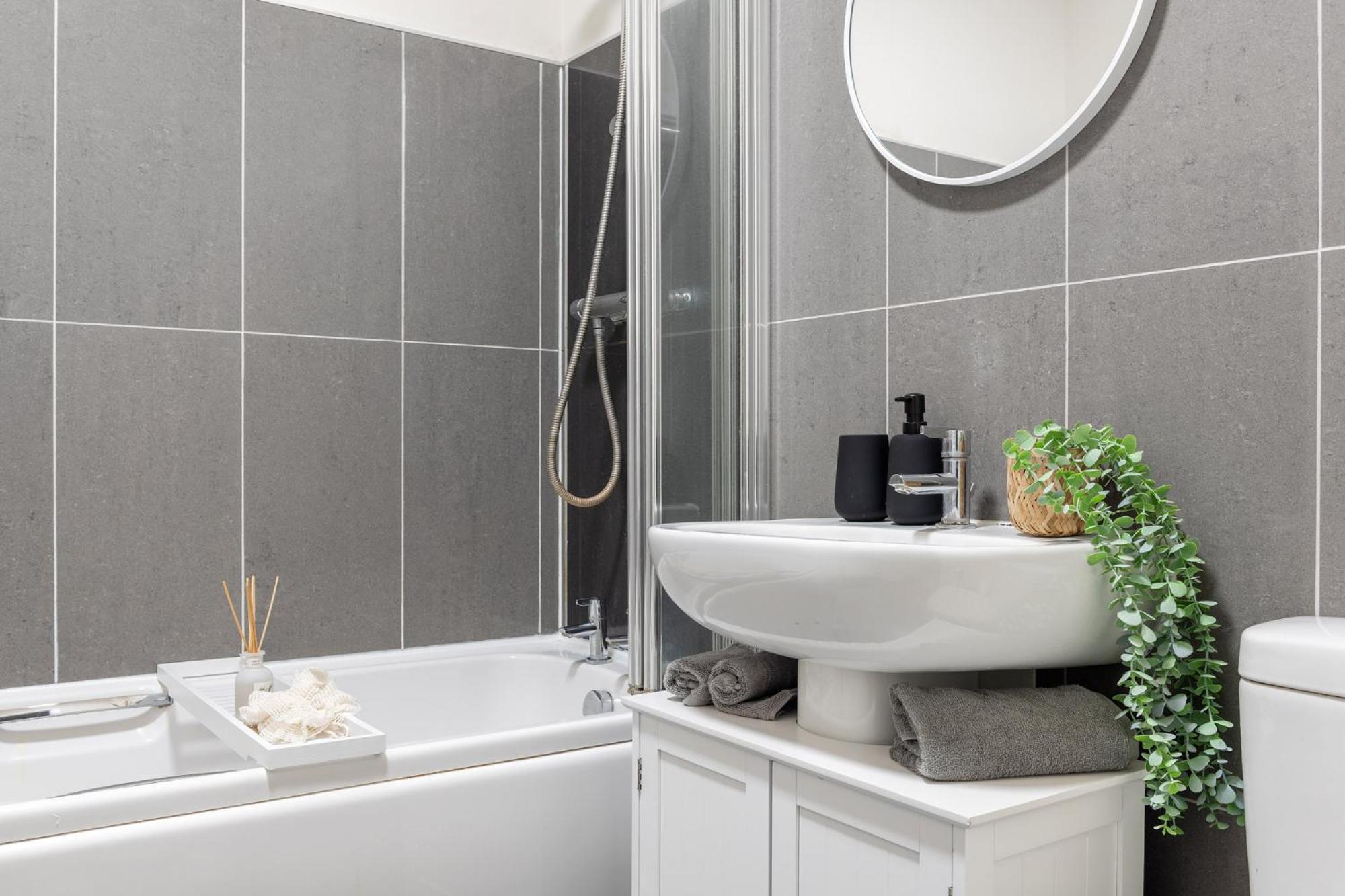 Spacious 1 Bedroom Apartment