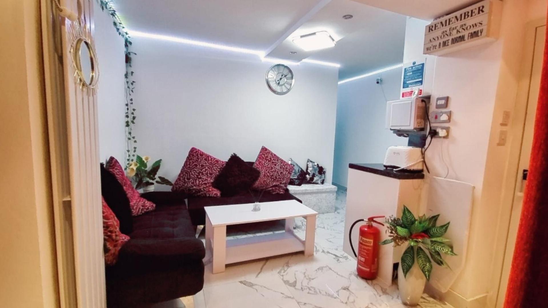 Entire-2 Bedroom With Driveway,1free Parking Nottingham