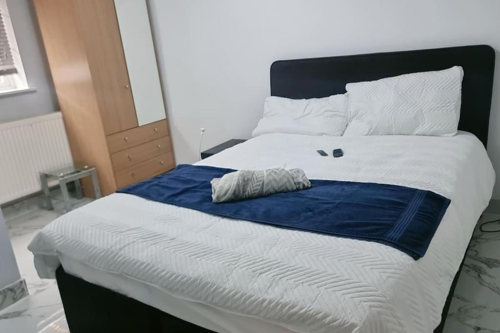 Entire-2 Bedroom With Driveway,1free Parking Nottingham