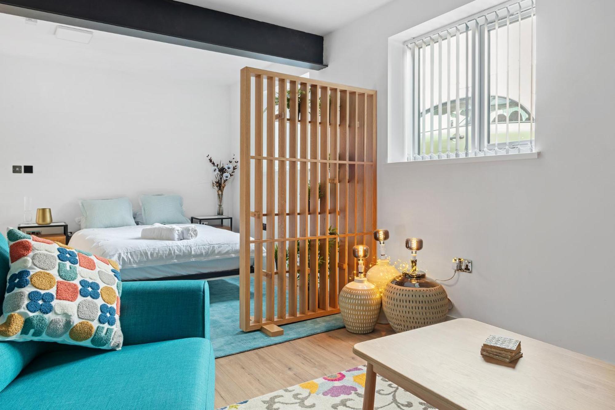 Modern In Arnold Apartment *