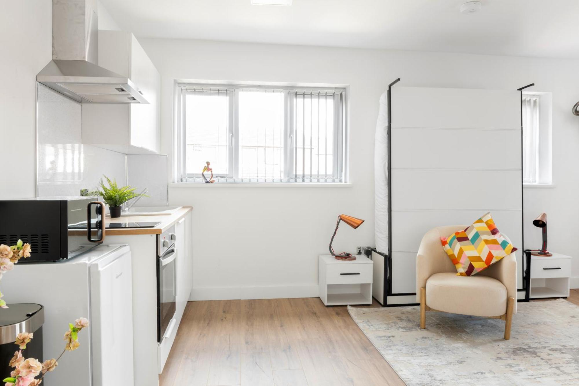 Small Arnold Town Center E Apartment