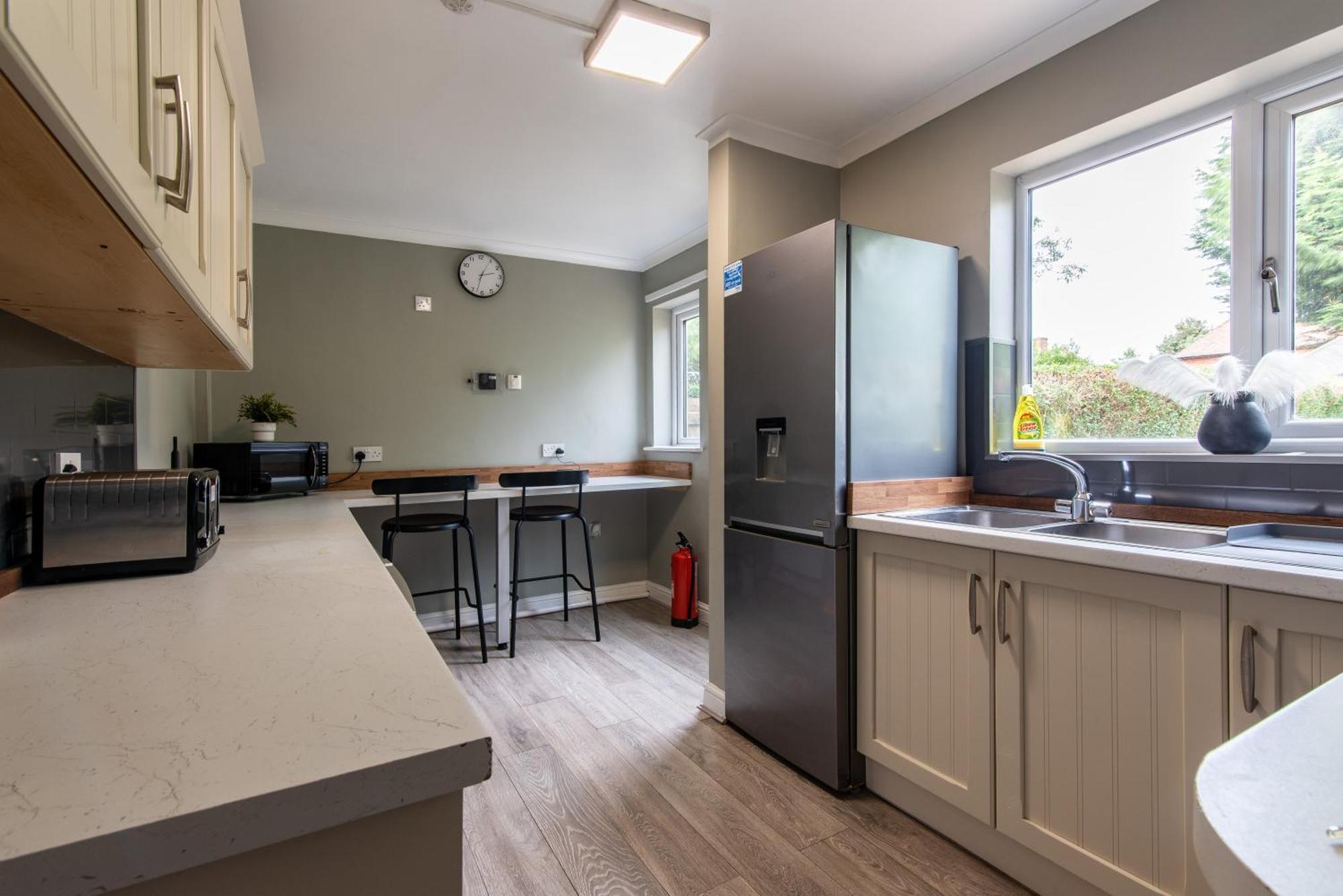 Charming 3-bed In - Prime Location * Nottingham