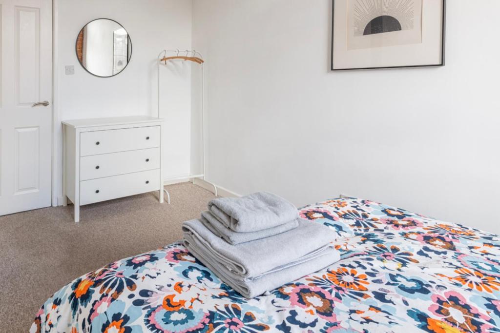 5 Mins Walk From Centre, Spacious Apt, Open-plan Apartment Nottingham