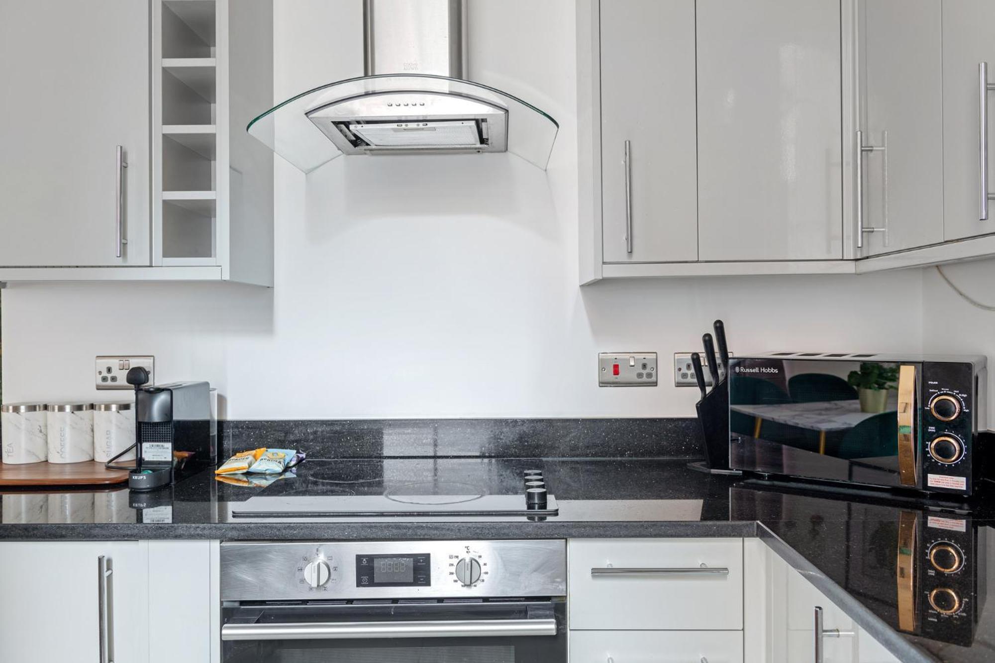 Luxury 2 Bedroom In Historic Building Apartment *
