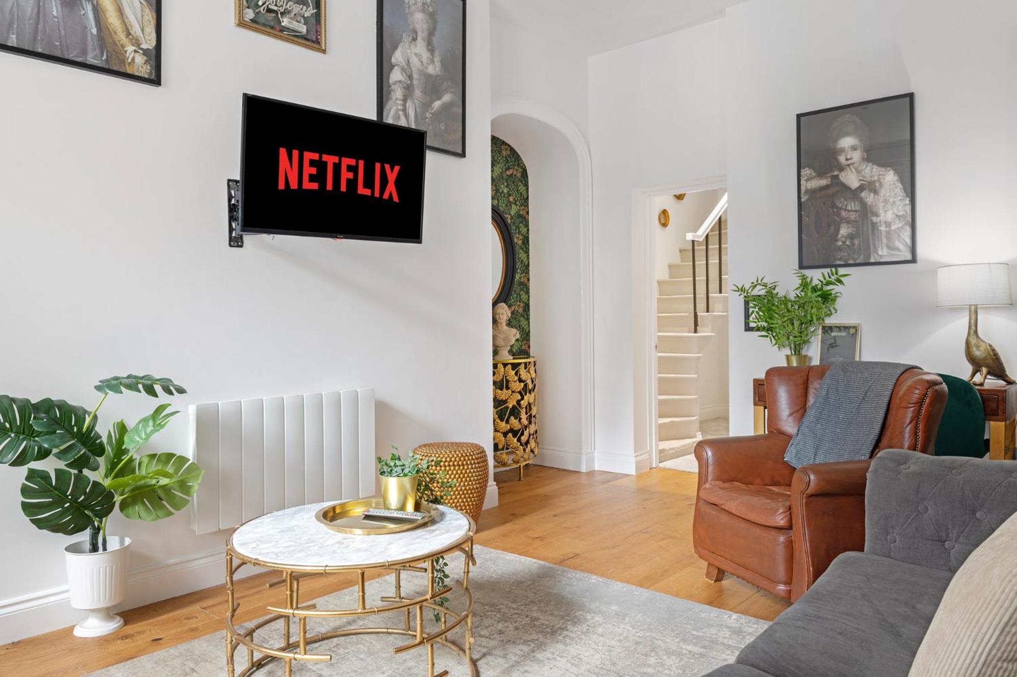 Luxury 2 Bedroom In Historic Building Apartment *