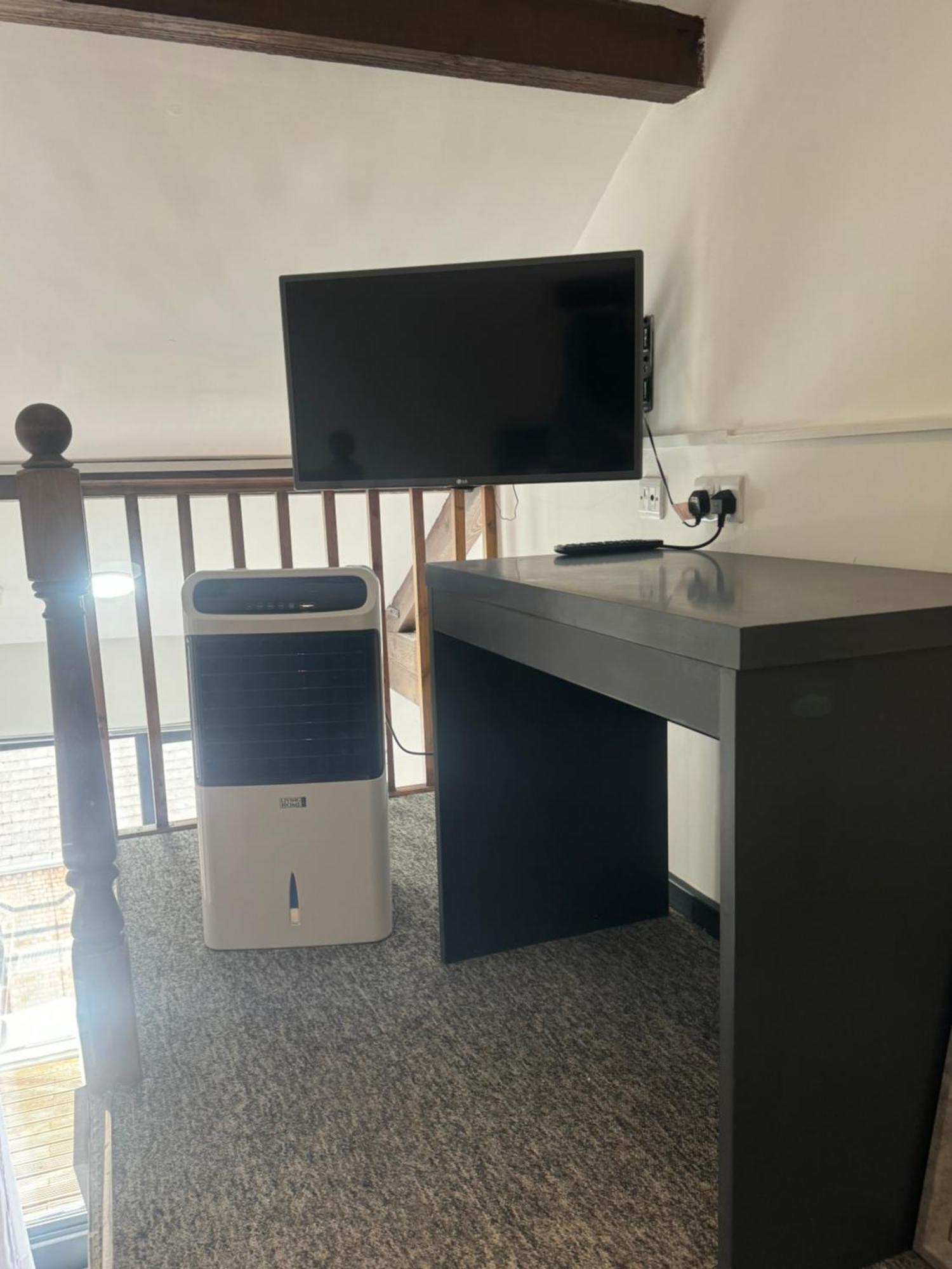 Kick Back Relax Stylish Space * Nottingham