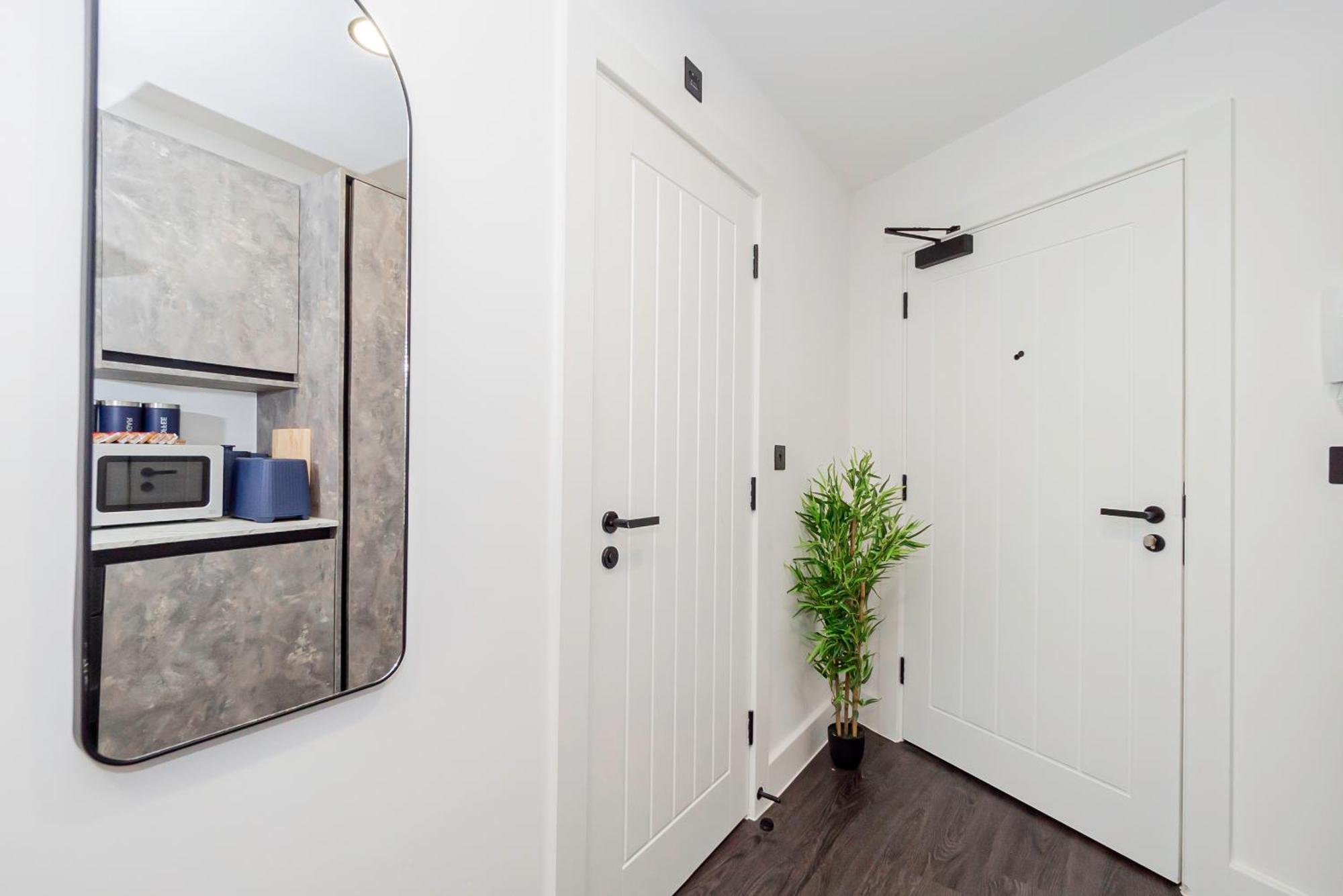 Elegant Stylish & Open Plan Living Space * Nottingham