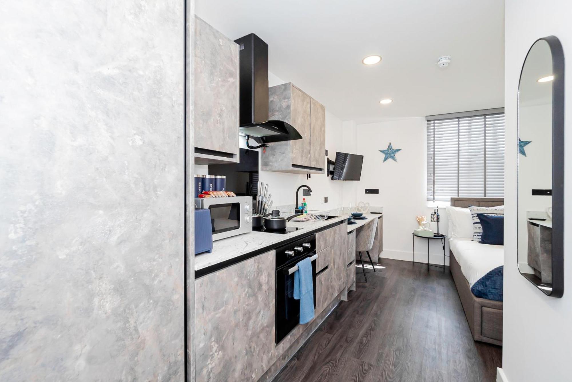 Apartment Elegant Stylish & Open Plan Living Space