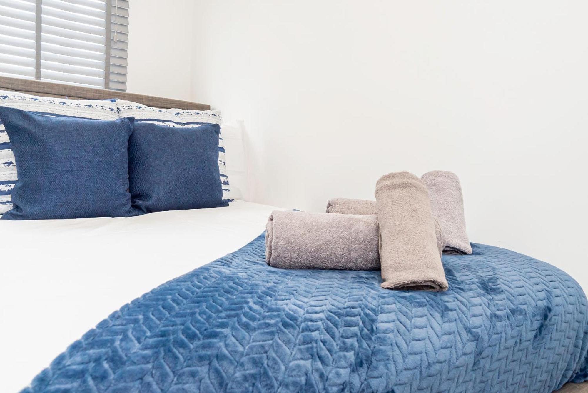 Apartment Elegant Stylish & Open Plan Living Space Nottingham