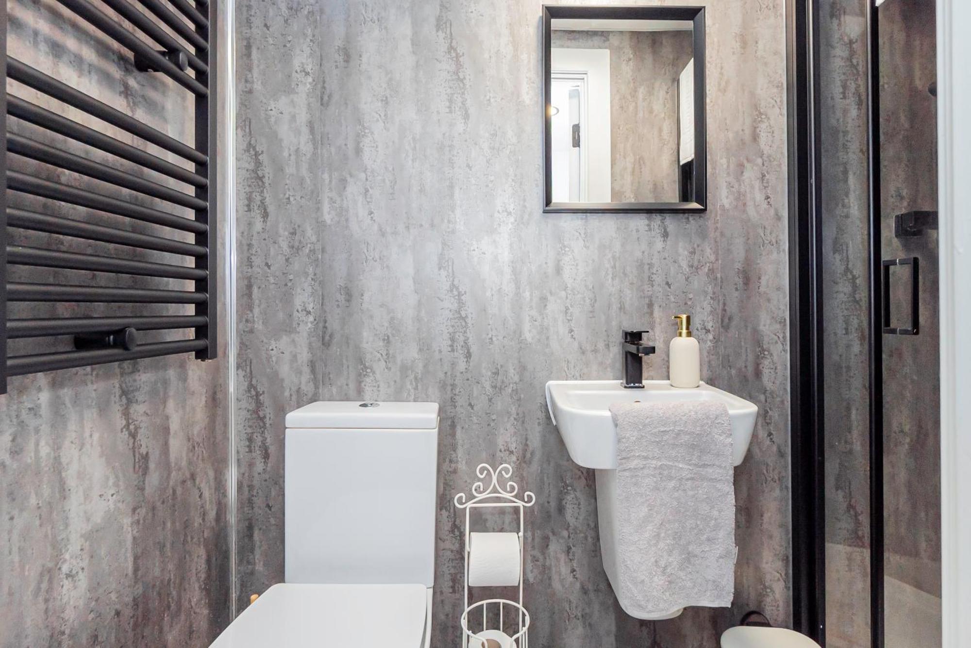 Apartment Stylish Chic & Airy In Lister Gate Nottingham