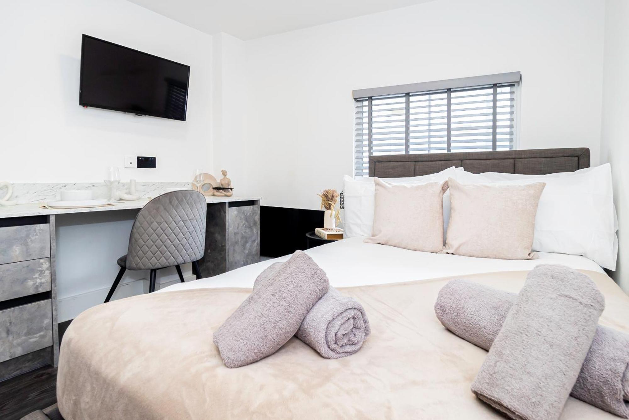 Stylish Chic & Airy In Lister Gate