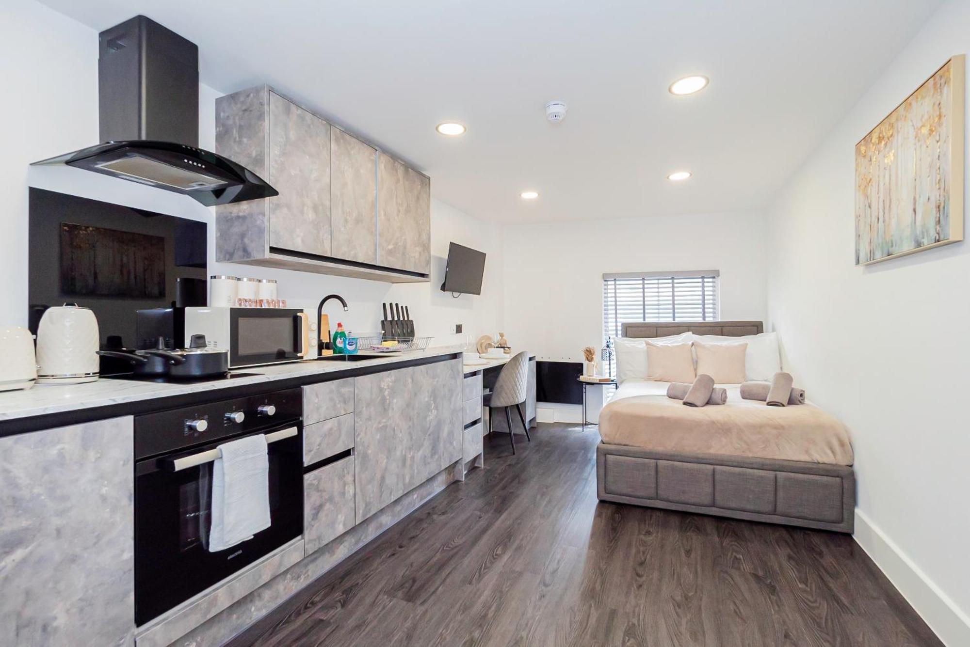 Apartment Stylish Chic & Airy In Lister Gate Nottingham