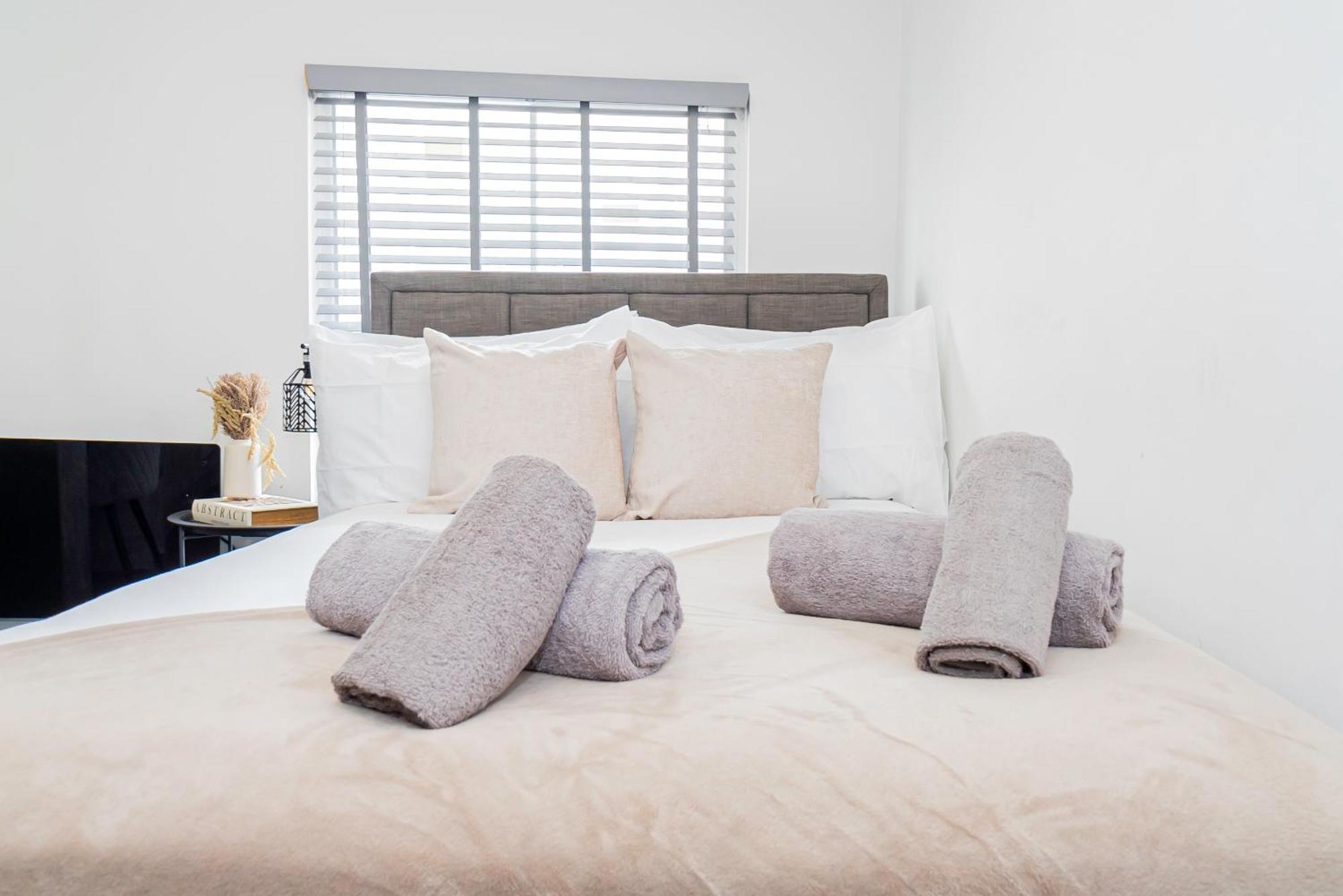 Stylish Chic & Airy In Lister Gate Nottingham