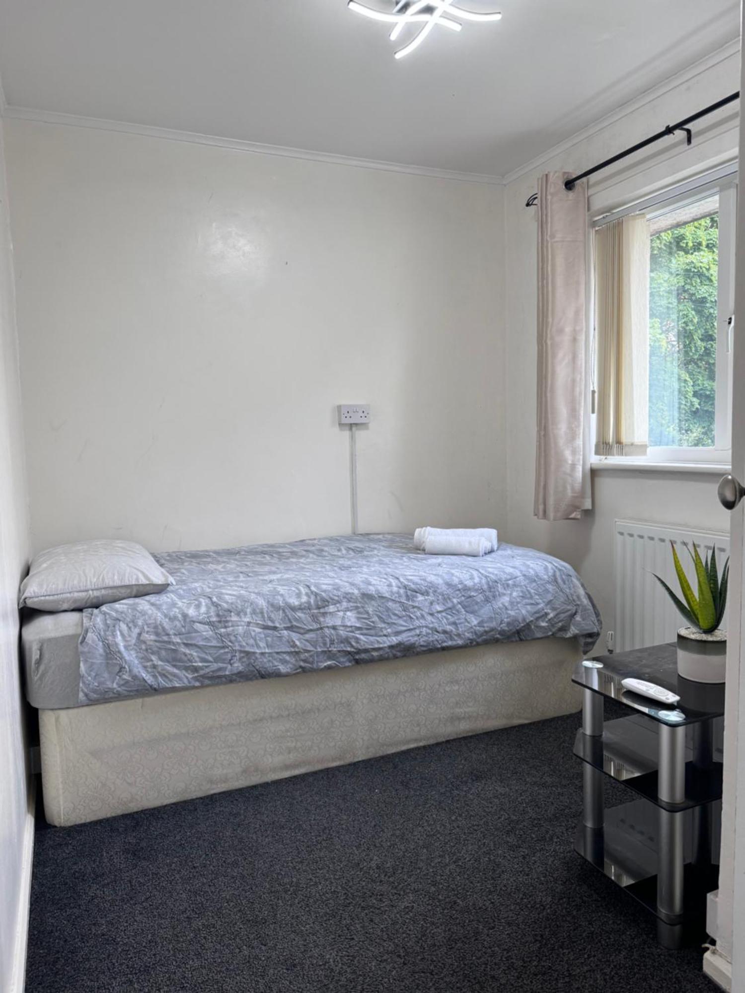 Private In A Quiet Area Free Parking Homestay Nottingham