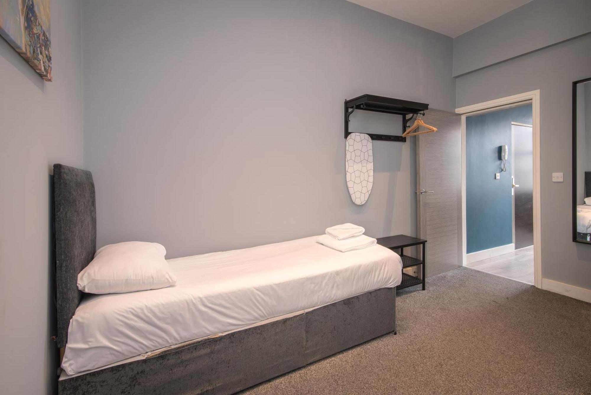 Arena - Stylish And Homely By The Ice Arena With Parking Apartment *