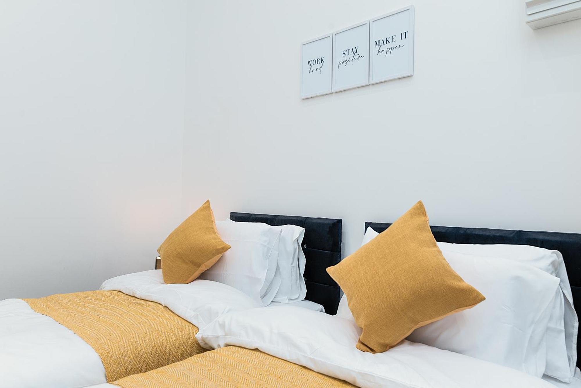 Apartment Deluxe 2 Bedroom In Centre *
