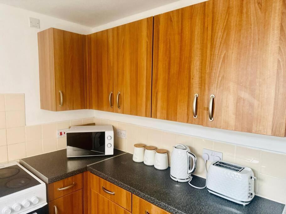 Escape In Style 4-Bed Home In Nottingham - Near City Centre, Motorpoint Arena, Qmc & Nottingham Station - Sleeps 8 Nottingham