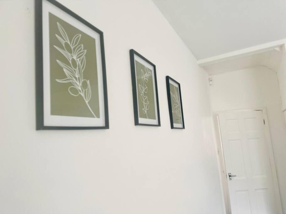 Escape In Style 4-Bed Home In Nottingham - Near City Centre, Motorpoint Arena, Qmc & Nottingham Station - Sleeps 8 Apartment *