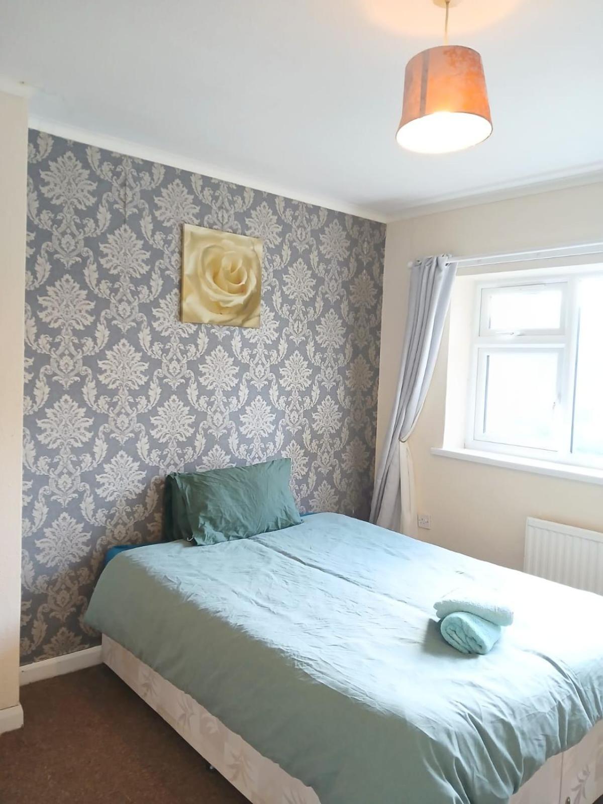 Homestay Hoyland Double Bed *