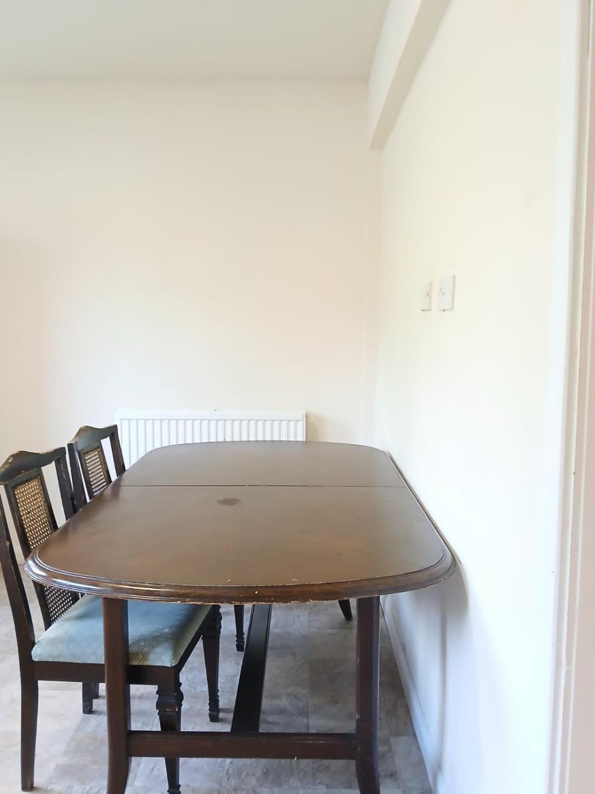 Homestay Hoyland Double Bed