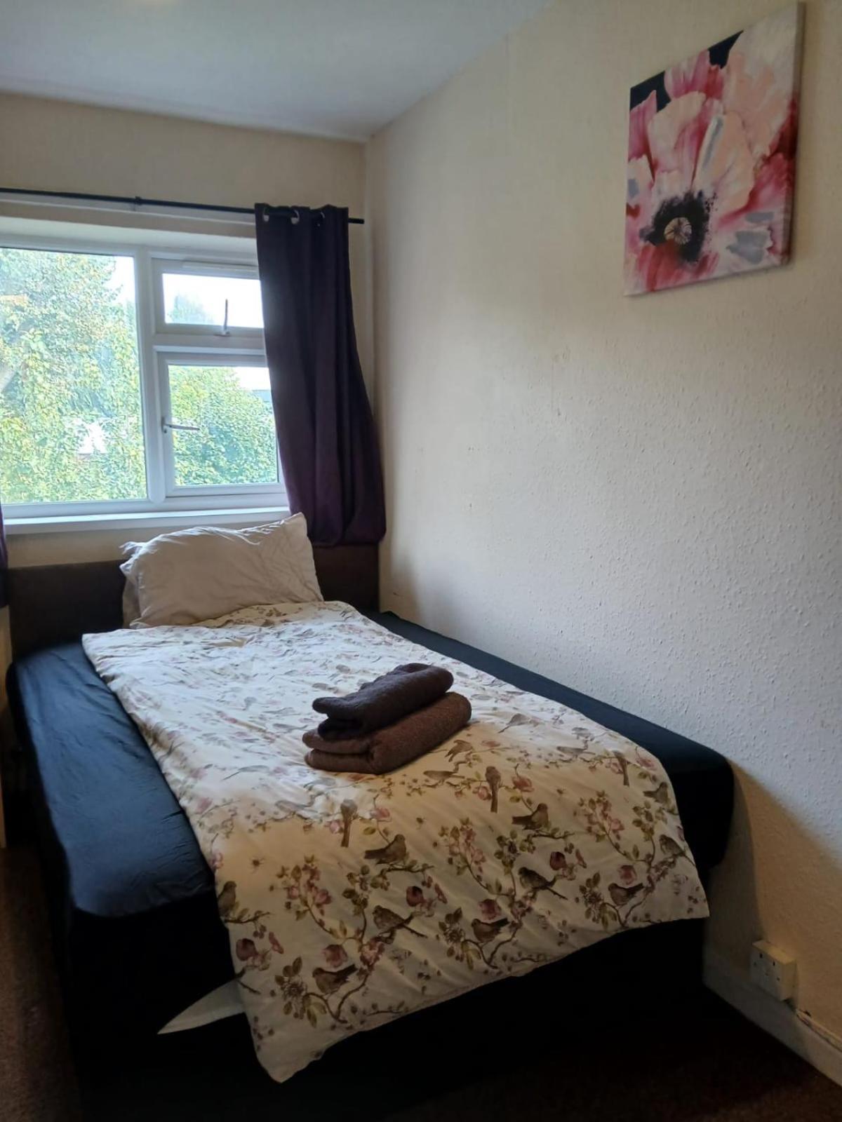 Hoyland Double Bed