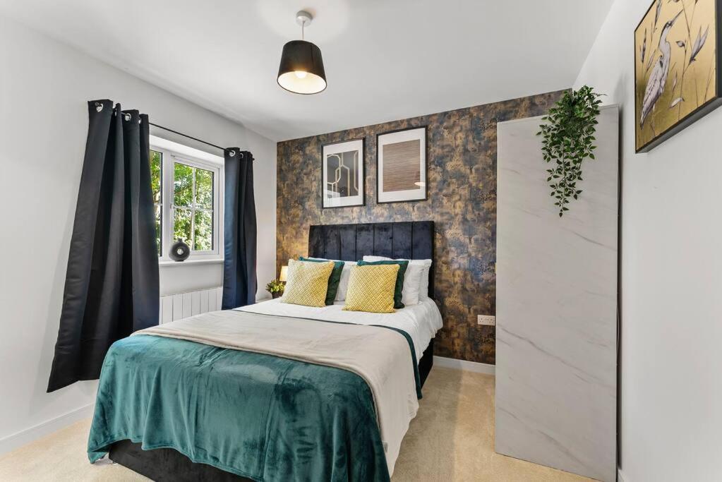 Lovely Nottingham Abode - Sleeps 15 - Parking * Nottingham