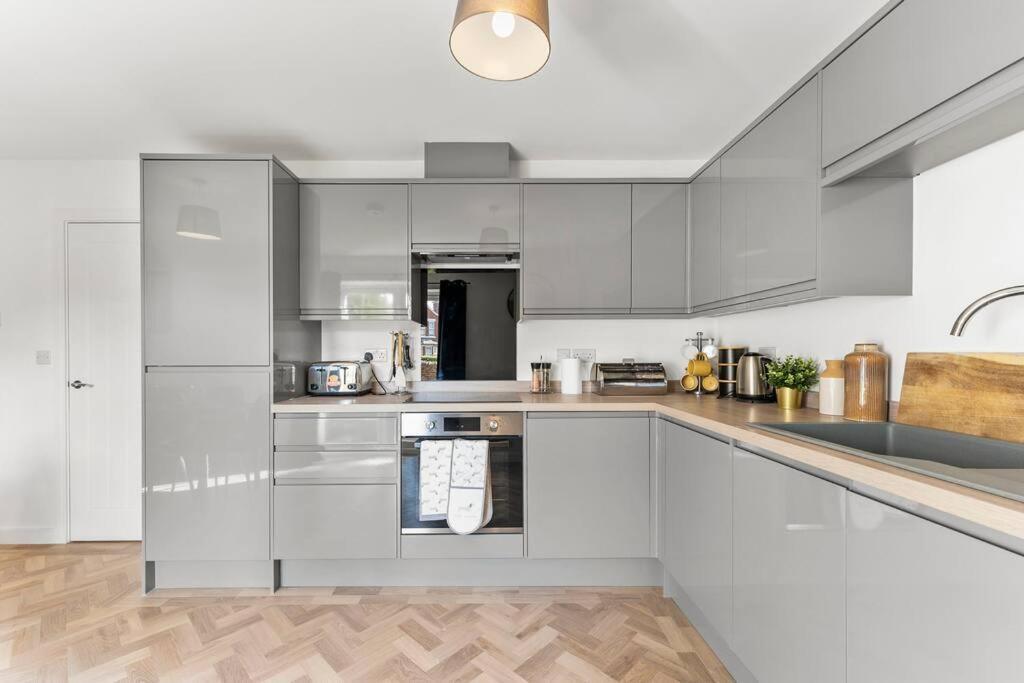 Lovely Nottingham Abode - Sleeps 15 - Parking Nottingham