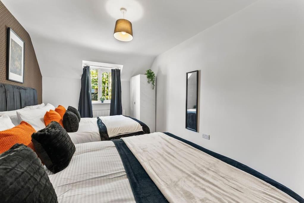 Holiday home Lovely Nottingham Abode - Sleeps 15 - Parking Nottingham