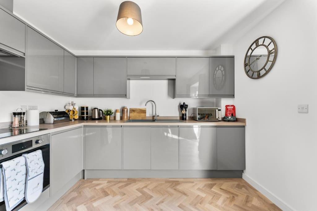 Holiday home Lovely Nottingham Abode - Sleeps 15 - Parking