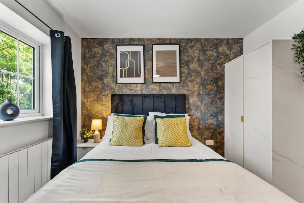 Lovely Nottingham Abode - Sleeps 15 - Parking * Nottingham