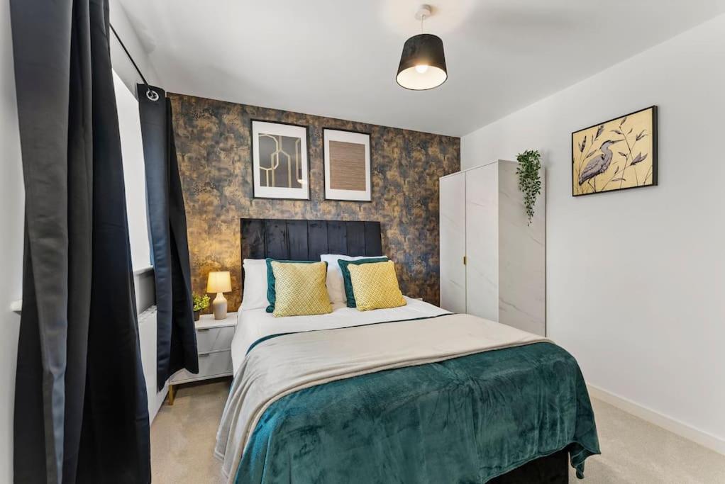 Holiday home Lovely Nottingham Abode - Sleeps 15 - Parking Nottingham