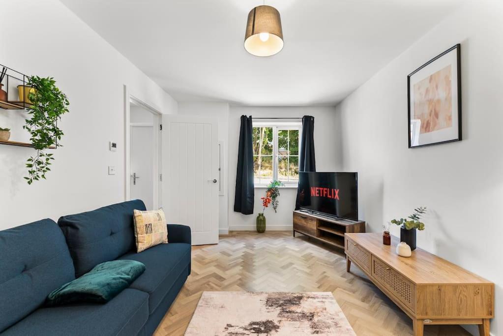 Holiday home Lovely Nottingham Abode - Sleeps 15 - Parking