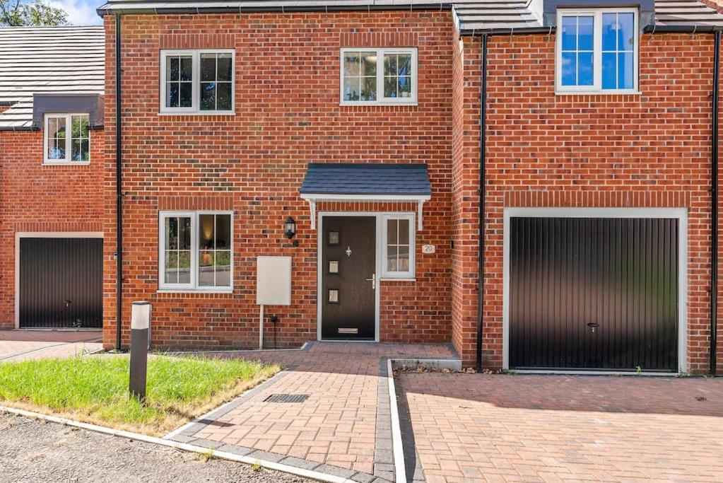 Holiday home Lovely Nottingham Abode - Sleeps 15 - Parking Nottingham