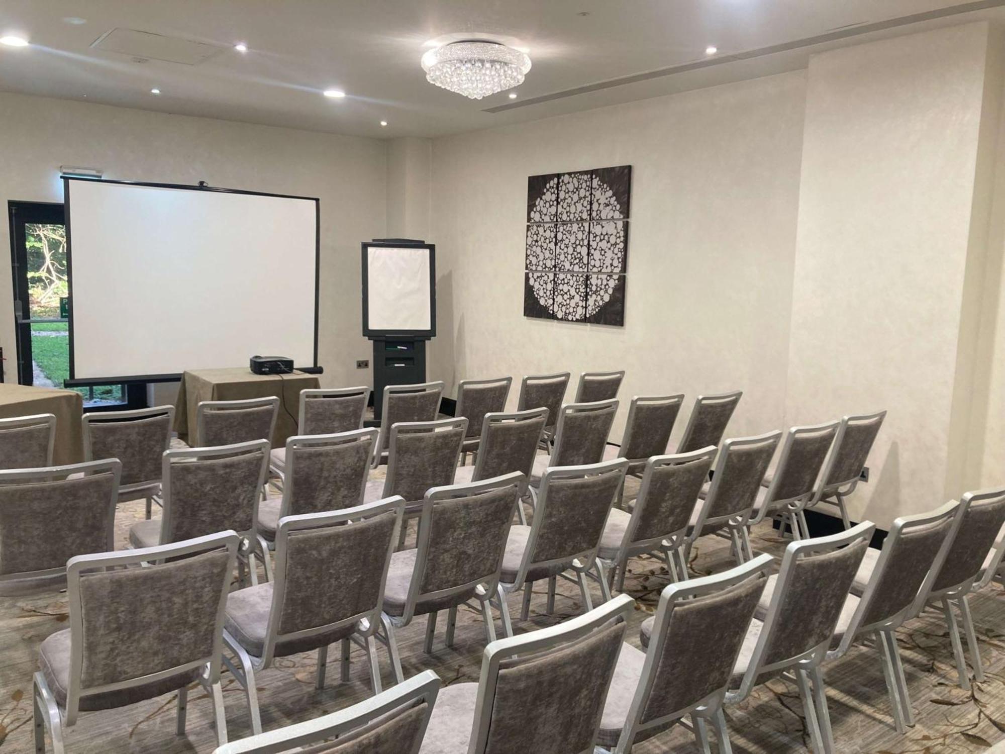 Doubletree By Hilton - Gateway