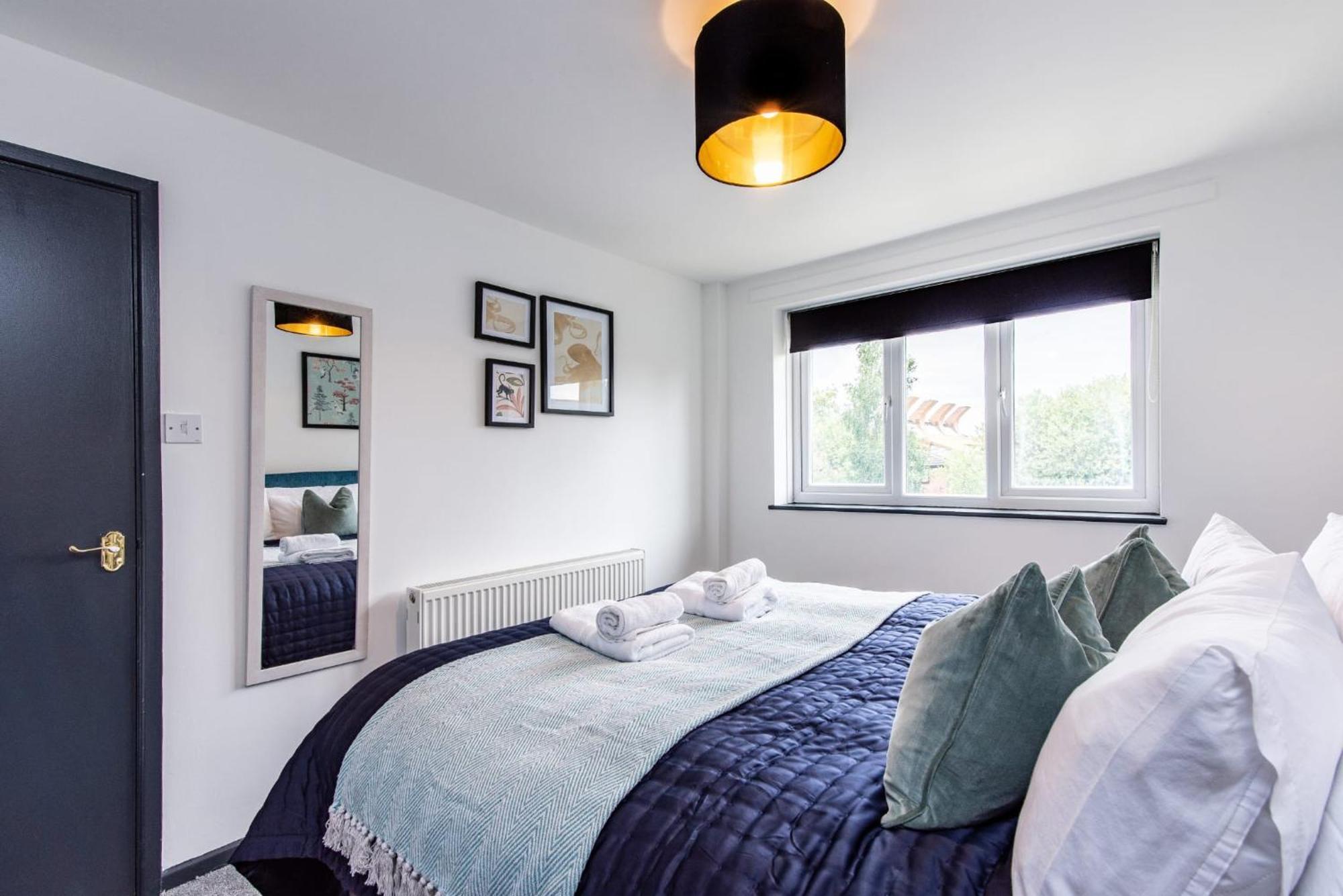 Parking Netflix Tv Sleeps 4 Close To Qmc Apartment *