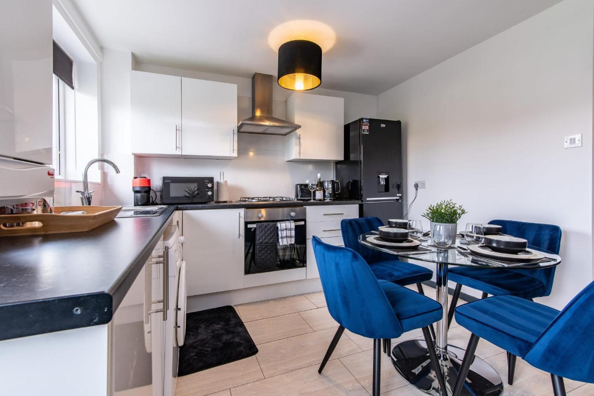 Parking Netflix Tv Sleeps 4 Close To Qmc Apartment Nottingham