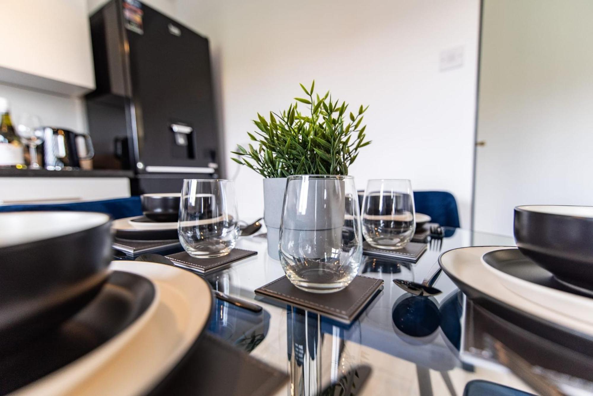 Apartment Parking Netflix Tv Sleeps 4 Close To Qmc