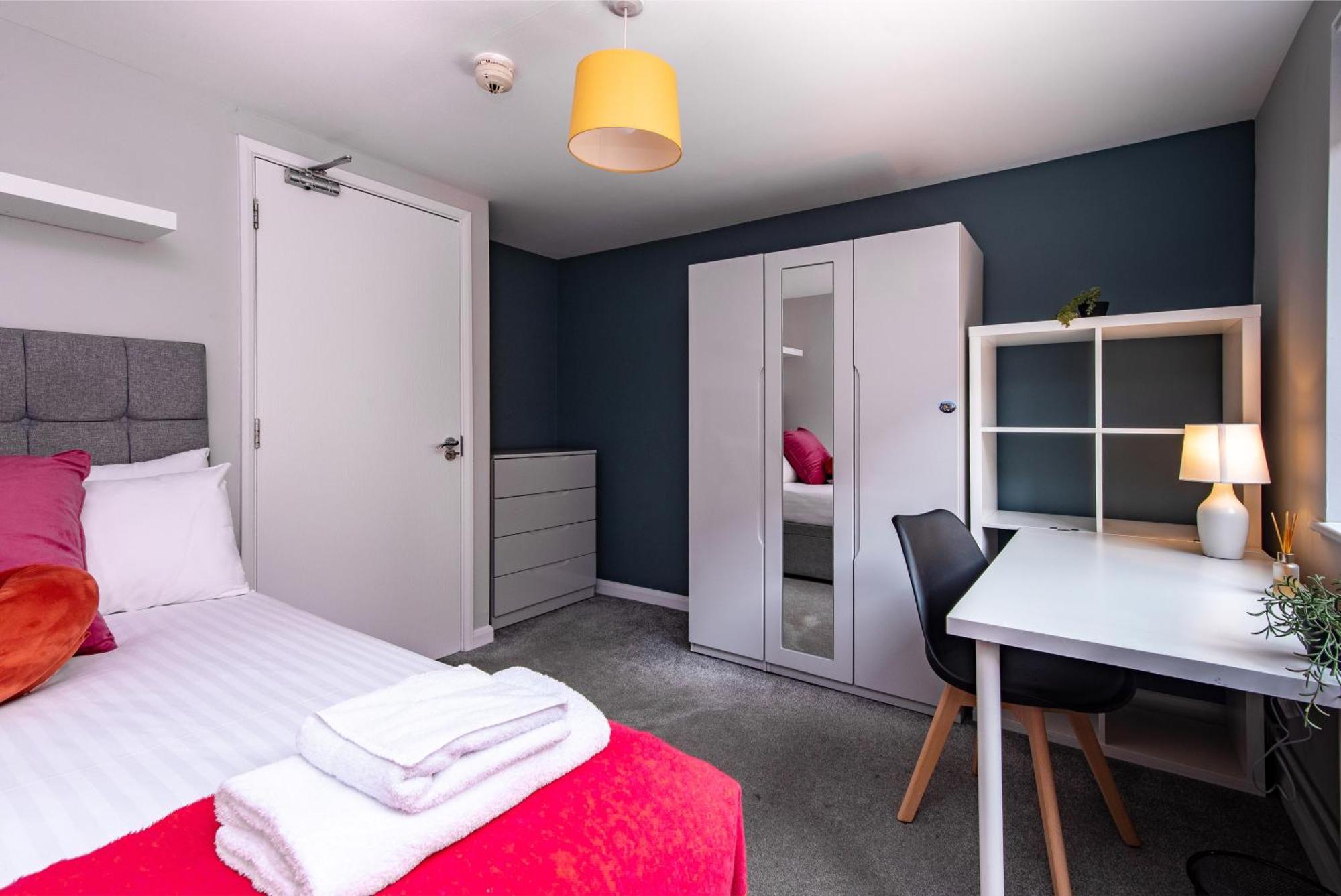Spacious 6-bed Flat In Centre Nottingham