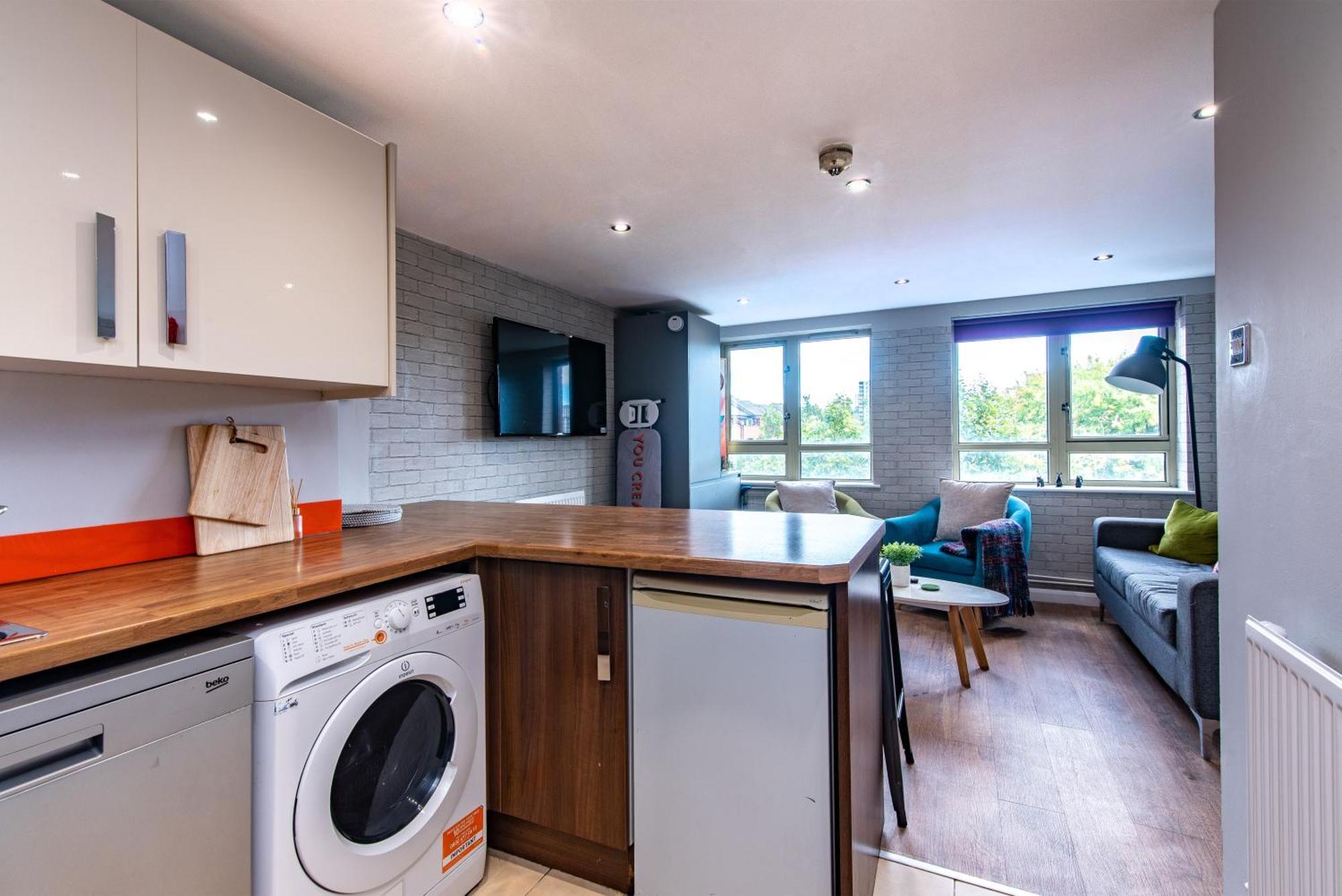 Spacious 6-bed Flat In Centre Nottingham