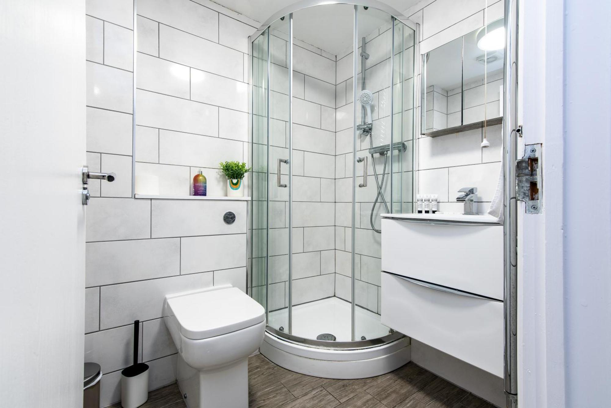 Spacious 6-bed In Centre *