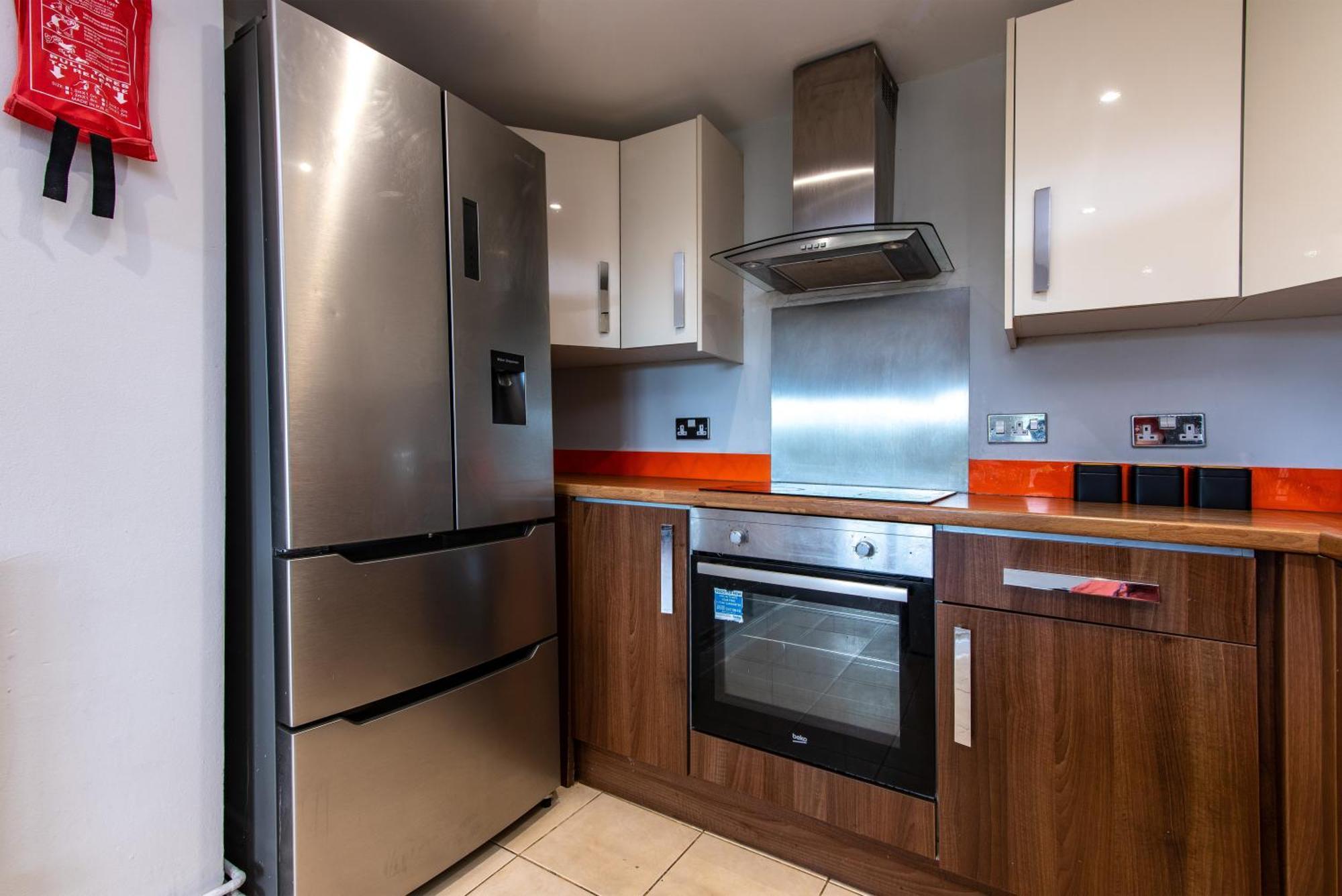 Spacious 6-bed In Centre *