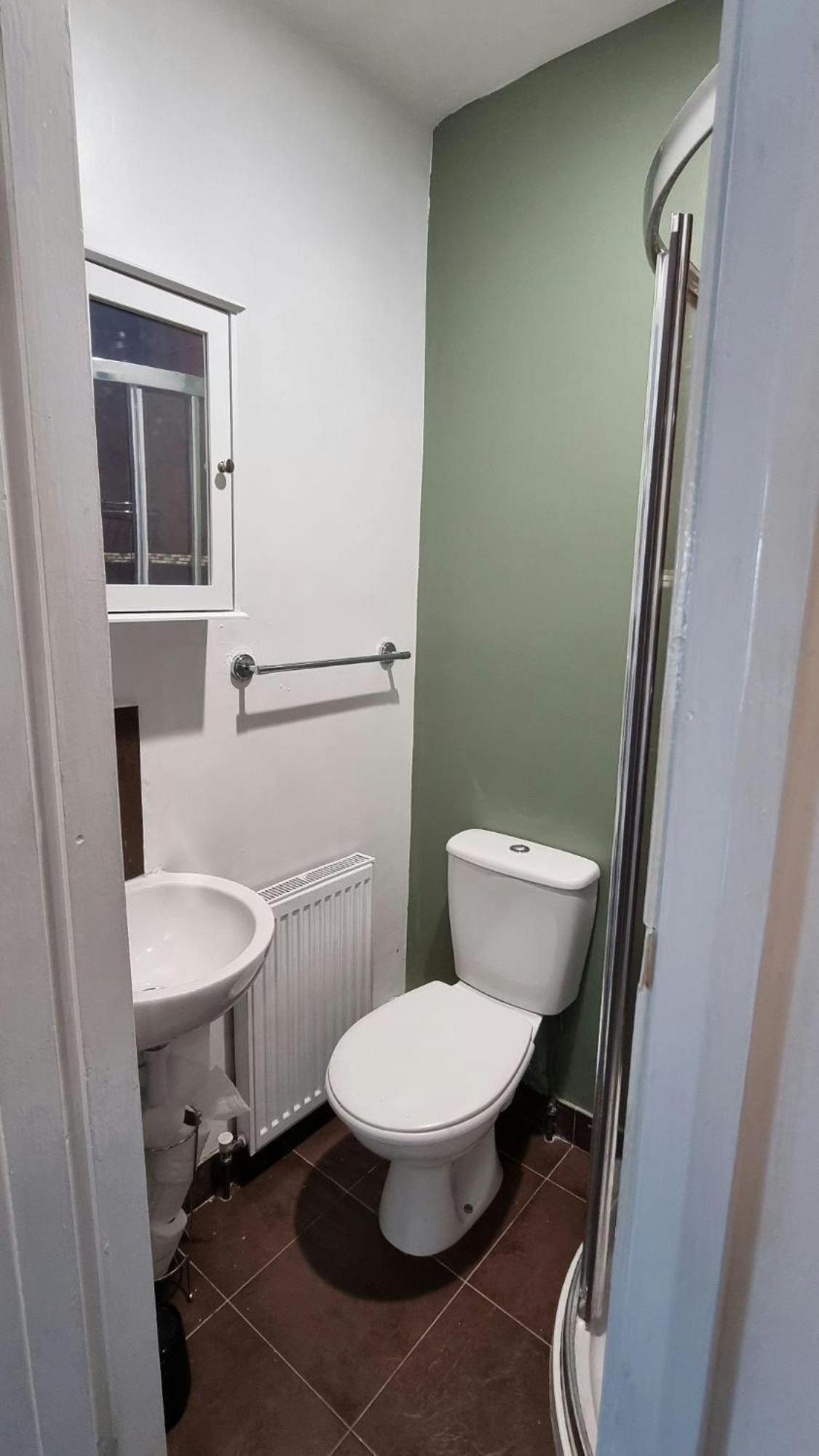 Flat Apartment *