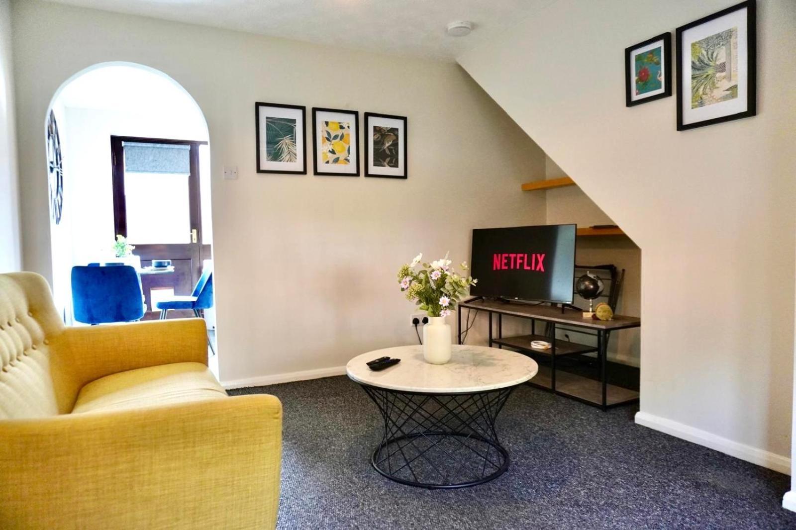 Holiday home 2 Bed With Parking And Netflix