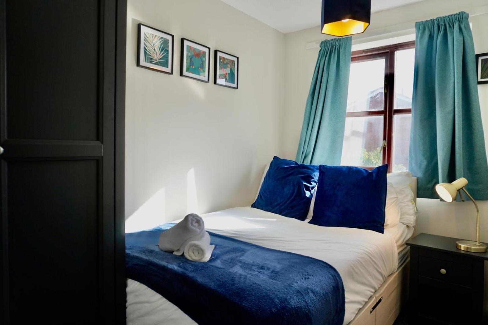 Holiday home 2 Bed With Parking And Netflix *