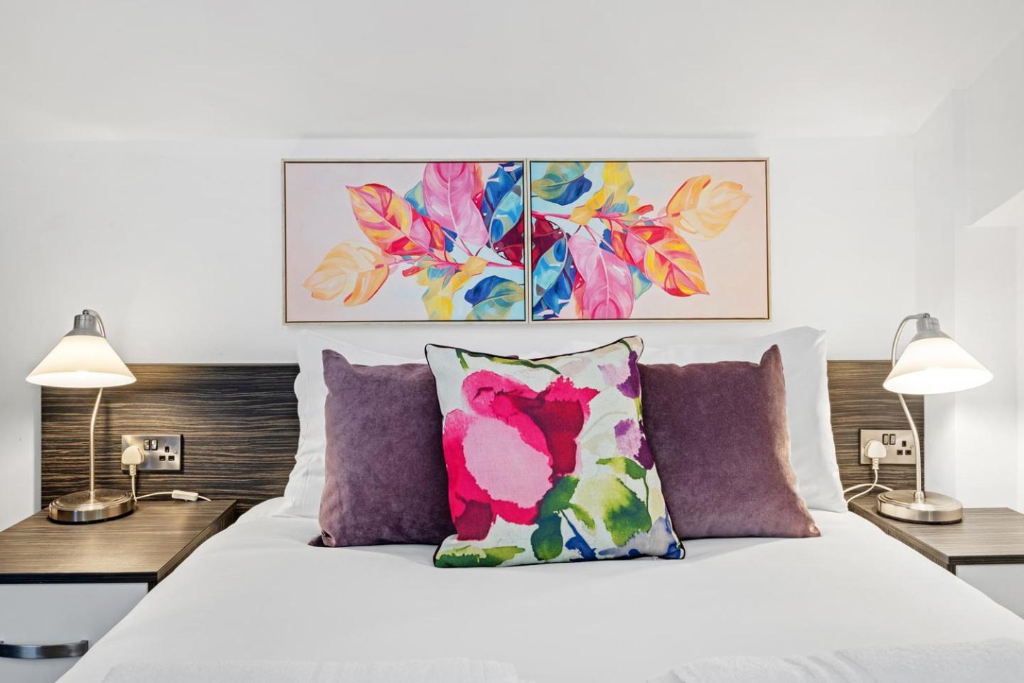 4 Bedroom Penthouse And Free Parking