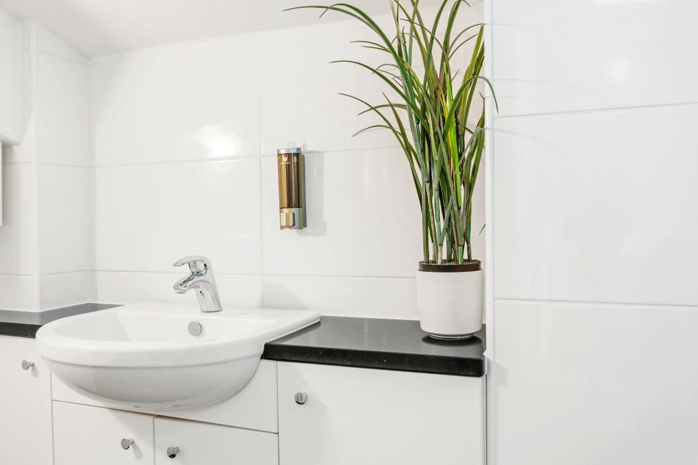 4 Bedroom Penthouse And Free Parking Nottingham