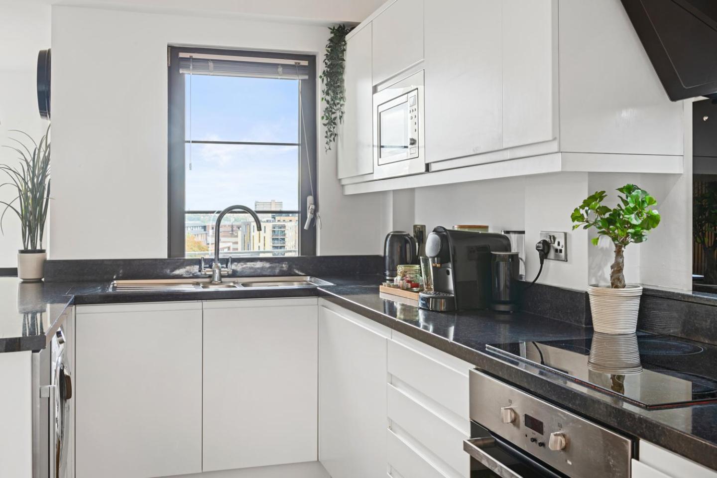 4 Bedroom Penthouse And Free Parking * Nottingham